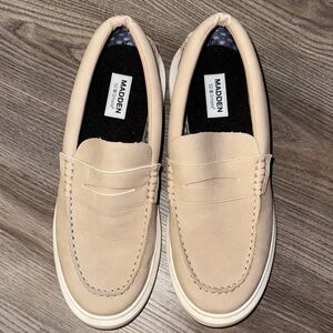 Steve Madden Beige Loafers